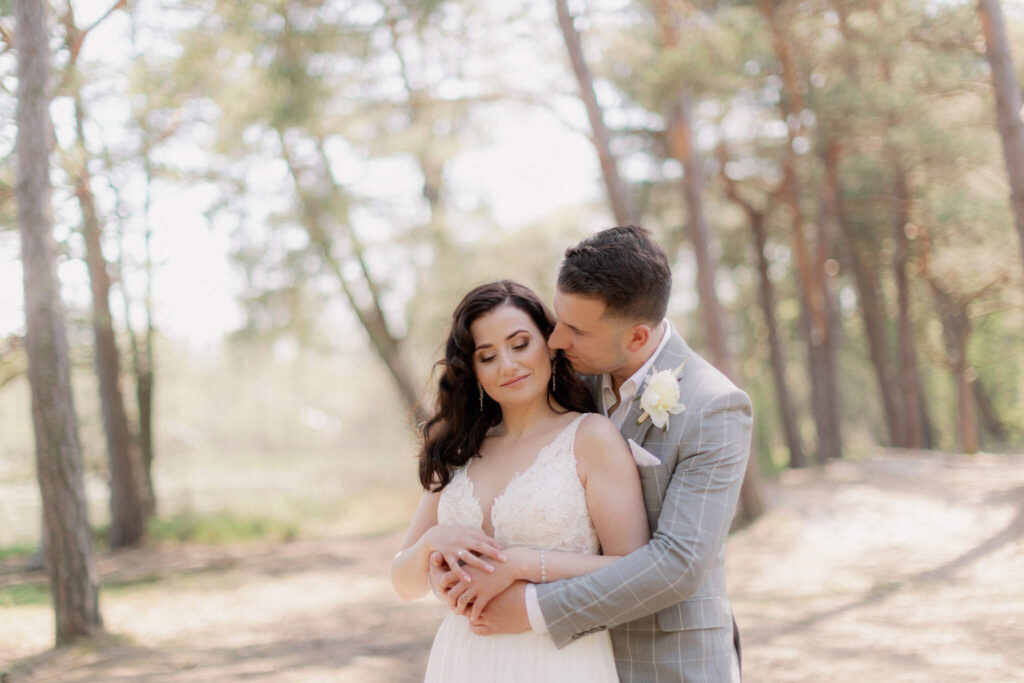 Ślub nad morzem - para młoda na plaży, organizacja ślubu nad morzem | Bogna Bojanowska wedding planner